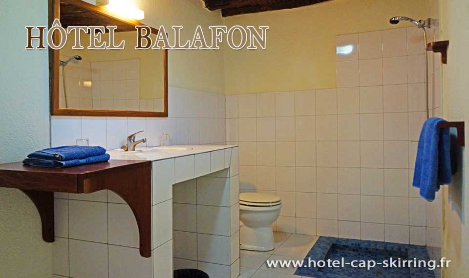 hôtel le balafon chambres tout confort en plein centre ville de Cap Skirring sud du sénégal arvmedia guy degoutte